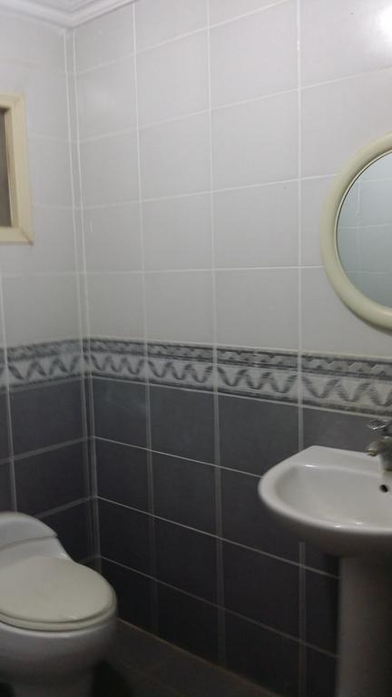 Mahboula Red Tower Furnished Apartments מראה חיצוני תמונה